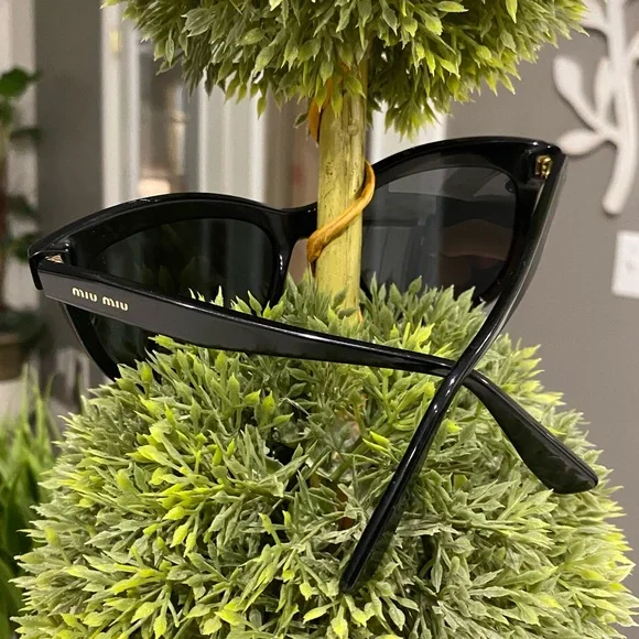 MIU MIU Black Sunglasses - Picture 6 of 12